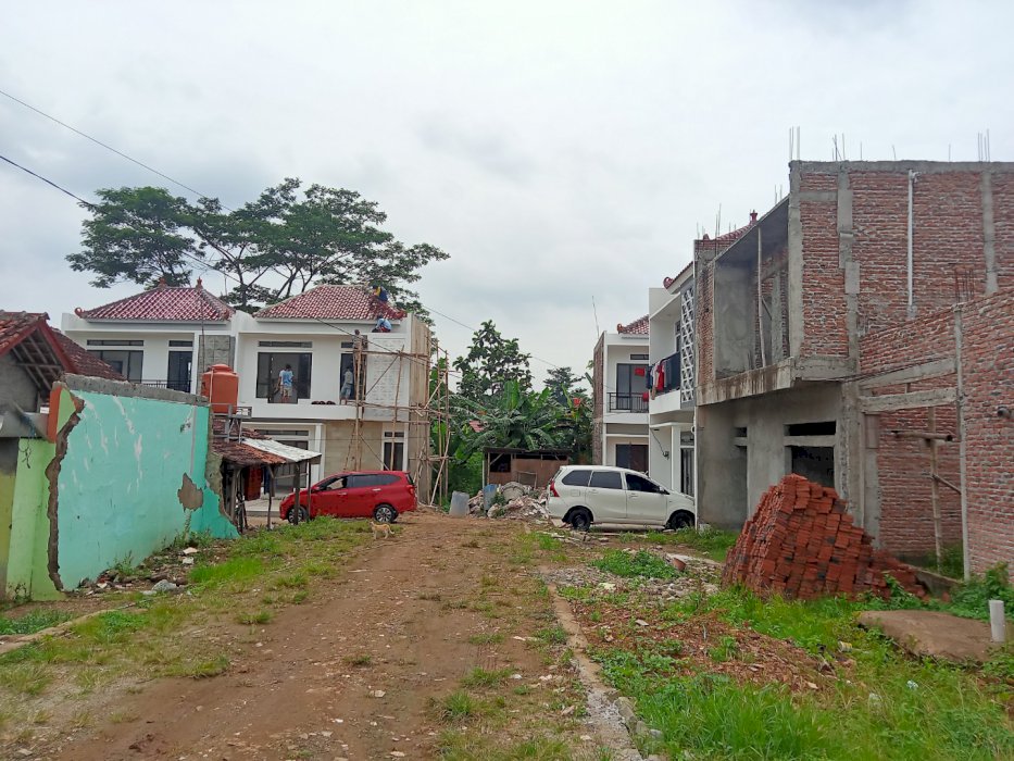 Cluster di jalan Leuwinanggung . Dekat tol Cimanggis Depok