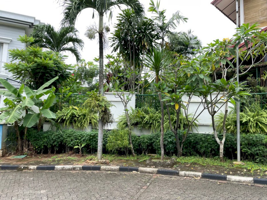 Tanah 555 m Ngantong Depan Taman di Jl Neptunus Villa Cinere Mas