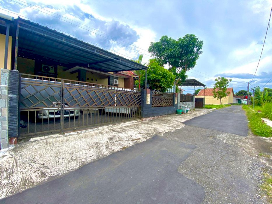 Dijual Rumah Dekat Kampus UTY Sleman-Yogyakarta