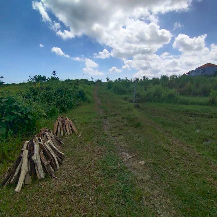Dijual tanah di lokasi pantai nyanyi itr pemukiman cocok buat invest