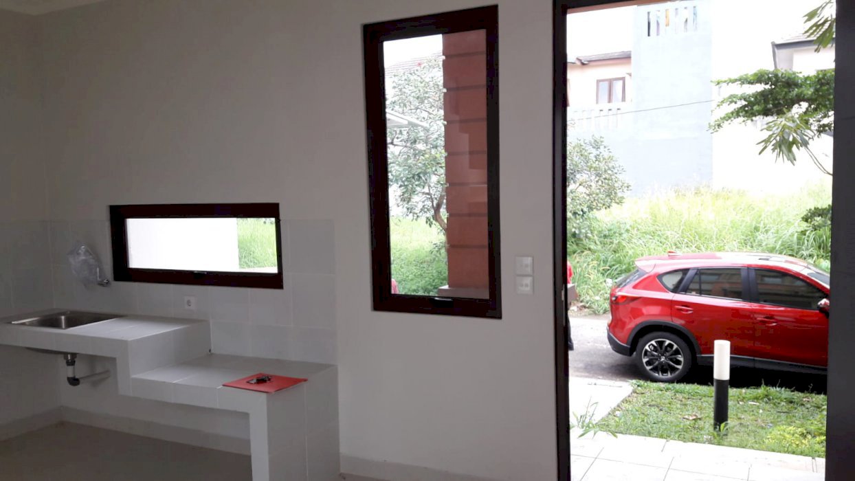 Rumah dijual 2 lantai siap huni