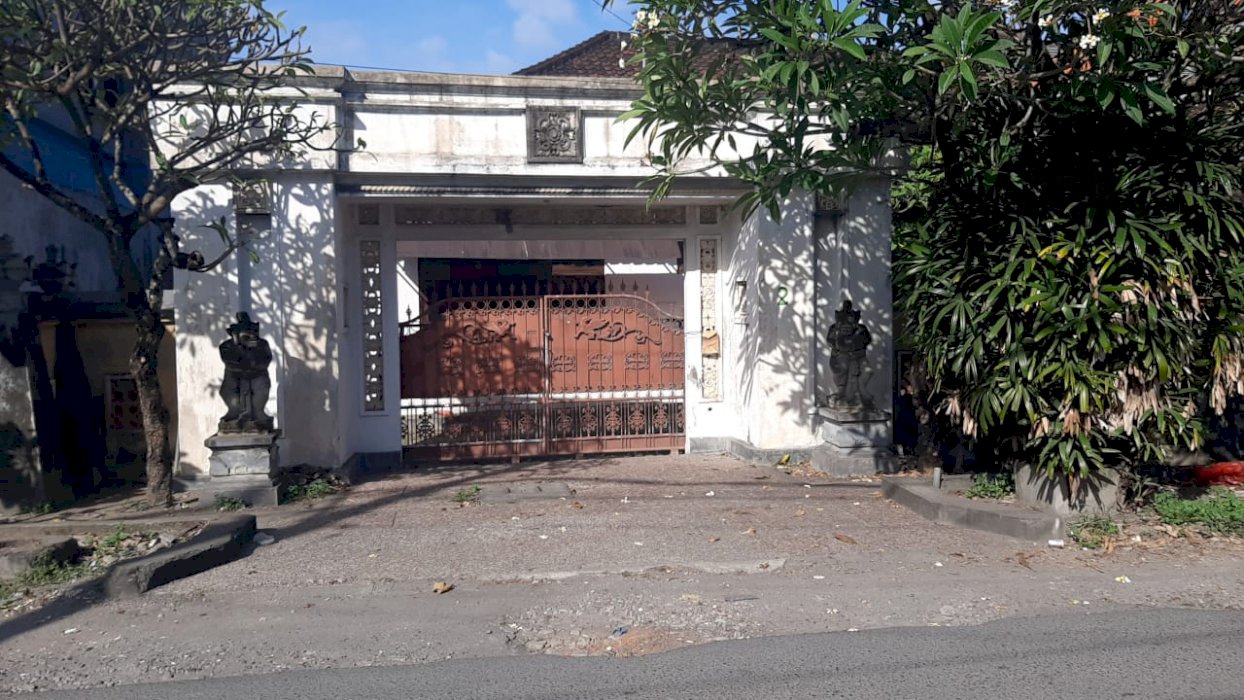 Dijual Cepat tanah kavling bonus bangunan . Di pulau Moyo II no 2.