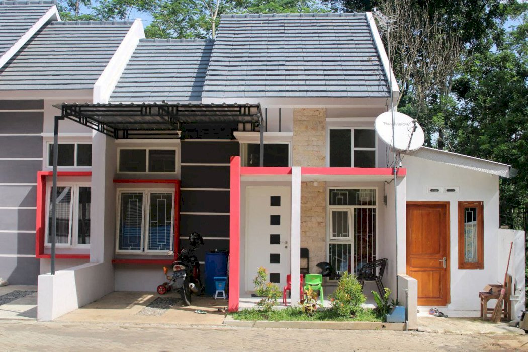 Rumah Strategis Samping Kantor KUA Wagir Bunder Kab Malang