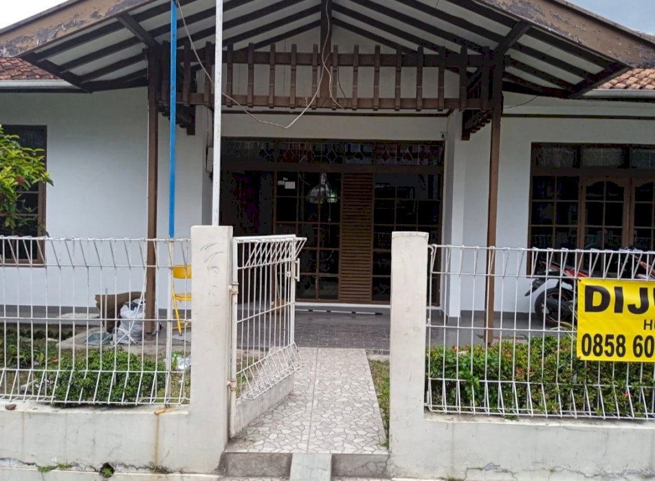 Rumah siap pakai di lingkungan agamis.