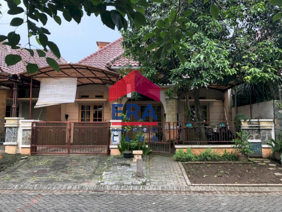Dijual Rumah Villa Golf Araya