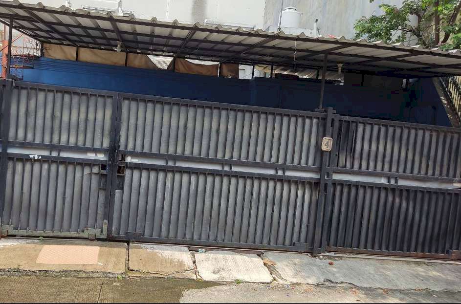 Rumah Tua Layak Huni Hitung Tanah Jelambar, WIjaya Kusuma Jakarta