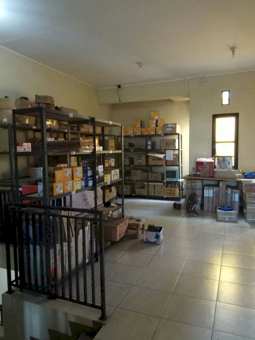 Dijual rumah 2 lantai diDuta Bintaro Kunciran