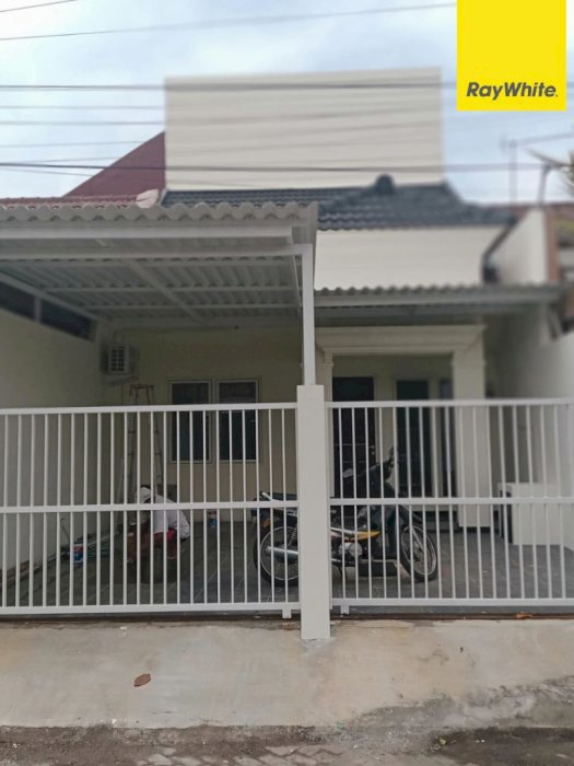 Dijual Rumah SHM Lokasi di Wiguna Selatan, Surabaya