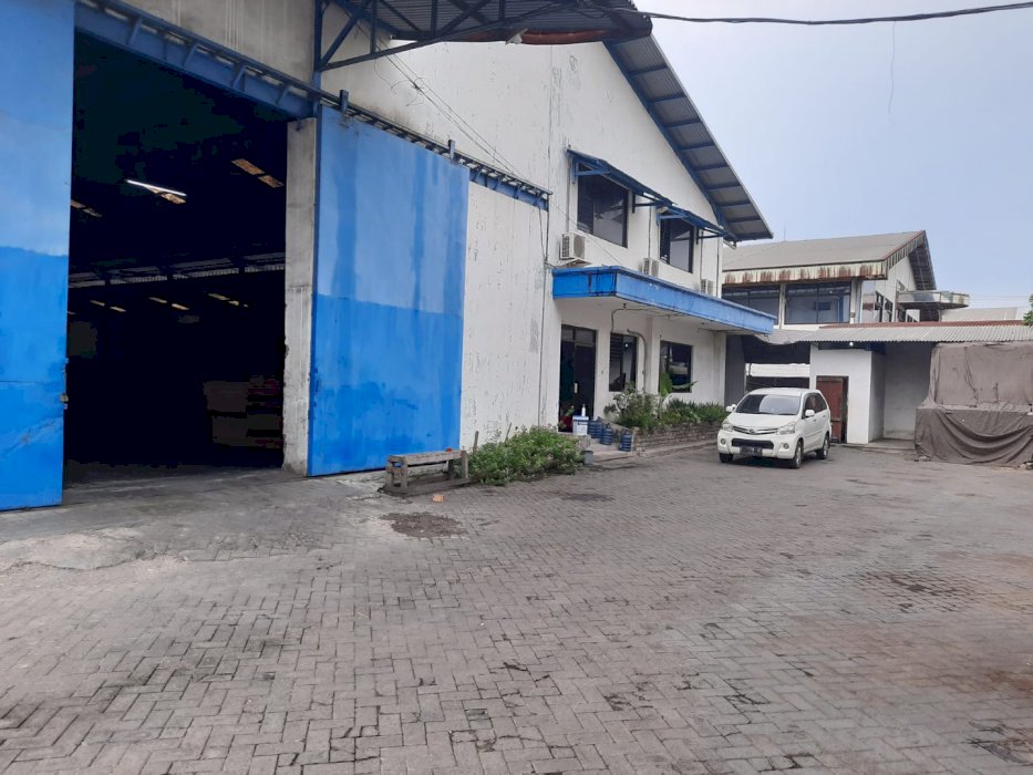 Gudang Margomulyo Permai Siap Pakai Jalan Utama Pergudangan