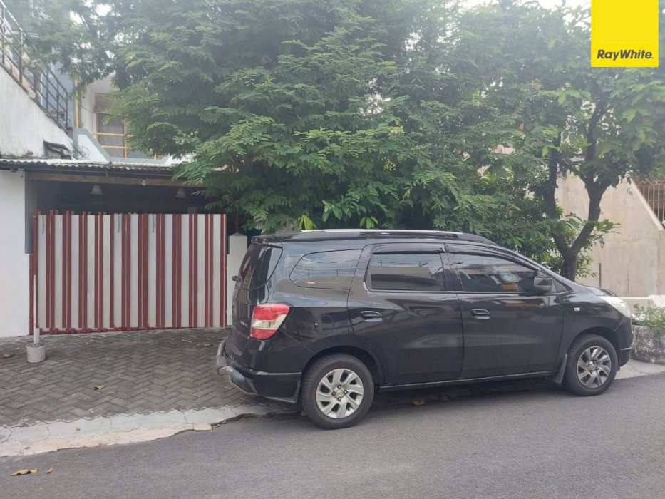Dijual Cepat Rumah  2 Lantai Lokasi di Jl. Ngagel Madya, Surabaya
