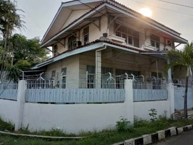 Rumah hoek dan siap huni luas 303m2 Kayu Putih Pulogadung Jakarta