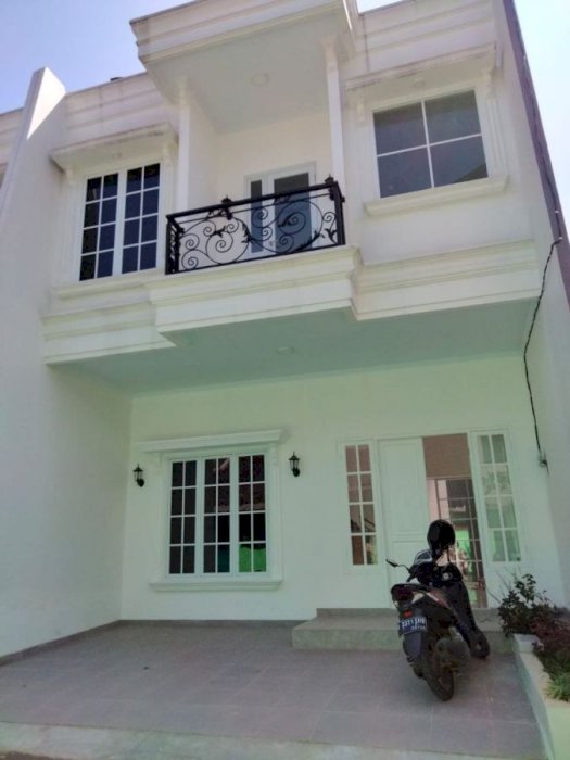 Rumah Mewah Eksclusive 2 Lantai Nempel Kampus UI Depok