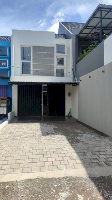 Dijual Ruko Samping JL.Cipamokolan dengan usaha laundry