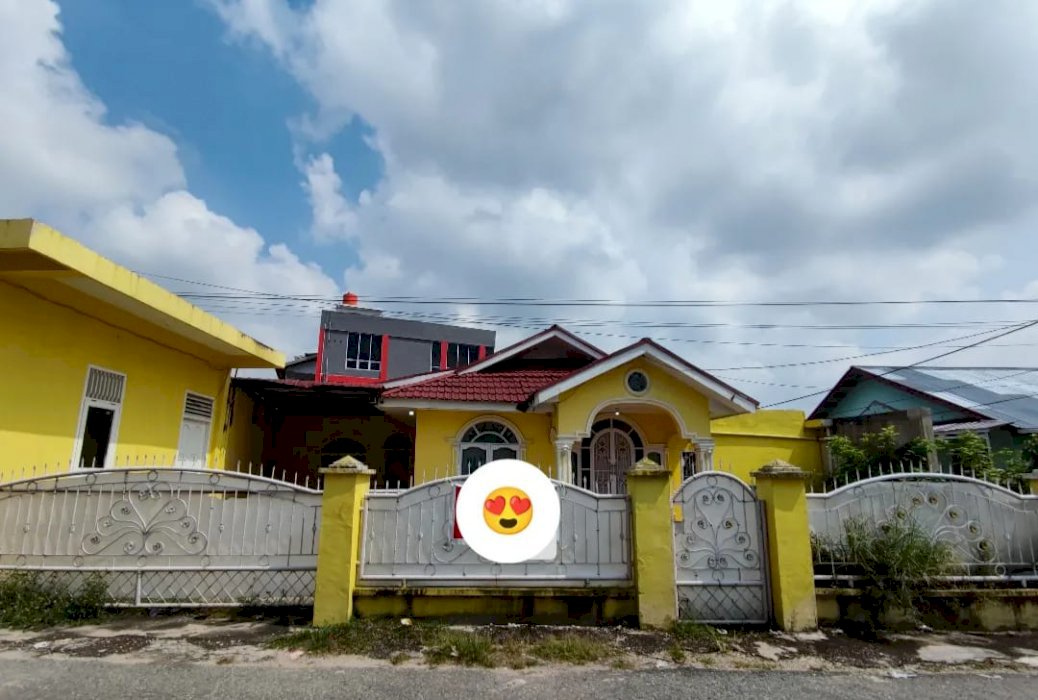 DIJUAL RUMAH PRIBADI, ADA KOLAM RENANG