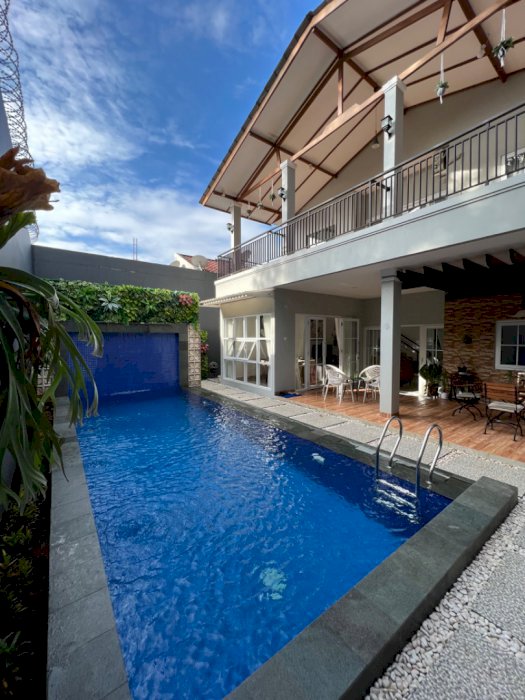 RUMAH CANTIK DAN NYAMAN DI SENTUL CITY