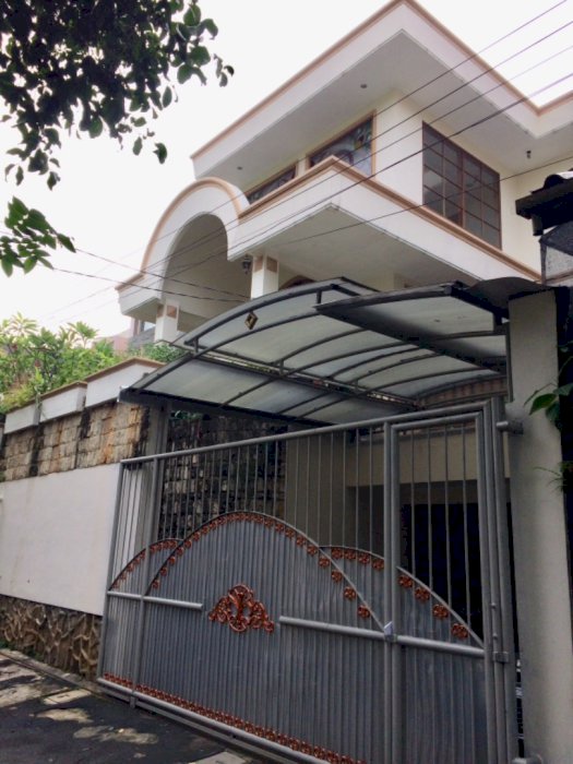 Jual rumah komplek Cirendeu Permai