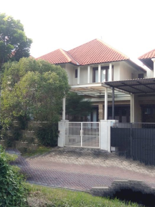 DI JUAL RUMAH SIAP HUNI FULL FURNISH PERUMAHAN GRAHA FAMILY SURABAYA