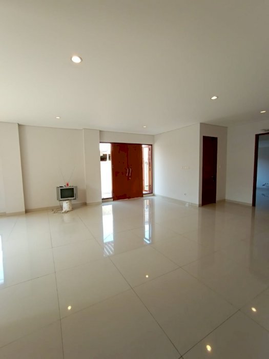 Rumah di Jln Cendrawasih Pesanggrahan Kebayoran Lama Jakarta Selatan