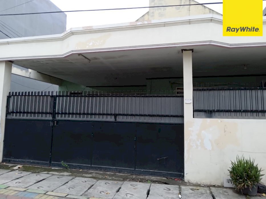 Dijual Rumah Pinggir Jalan Lokasi di Jl. Rangkah, Surabaya