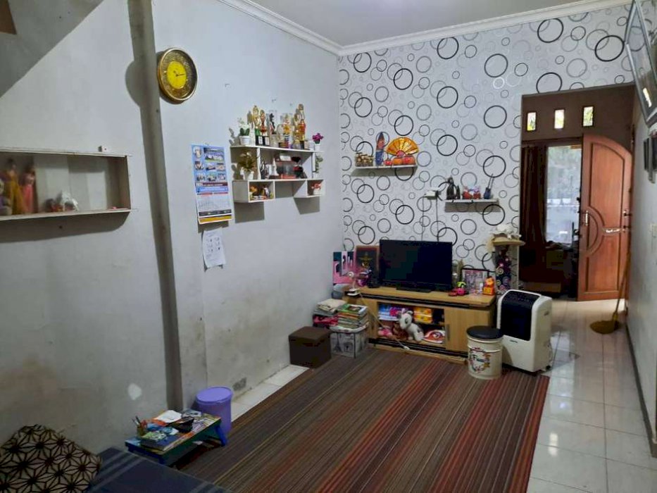 Rumah 2 lantai siap huni