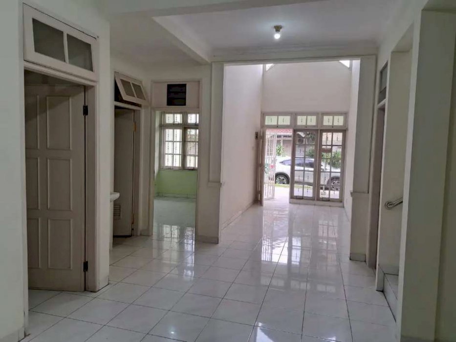 Dijual Rumah Taman Bromo 2 Lantai Lippo Central Karawaci