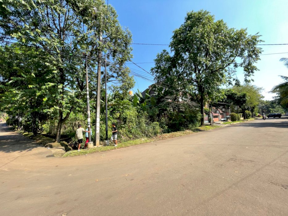 Tanah 308 m Dekat Tol di Komp Wisma Cakra Cinere