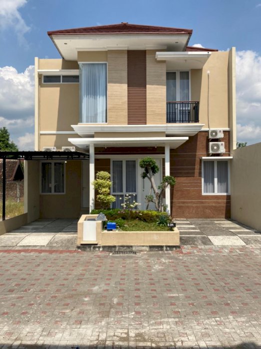 rumah eksklusif maguwo regency tipe jasmine tempat strategis