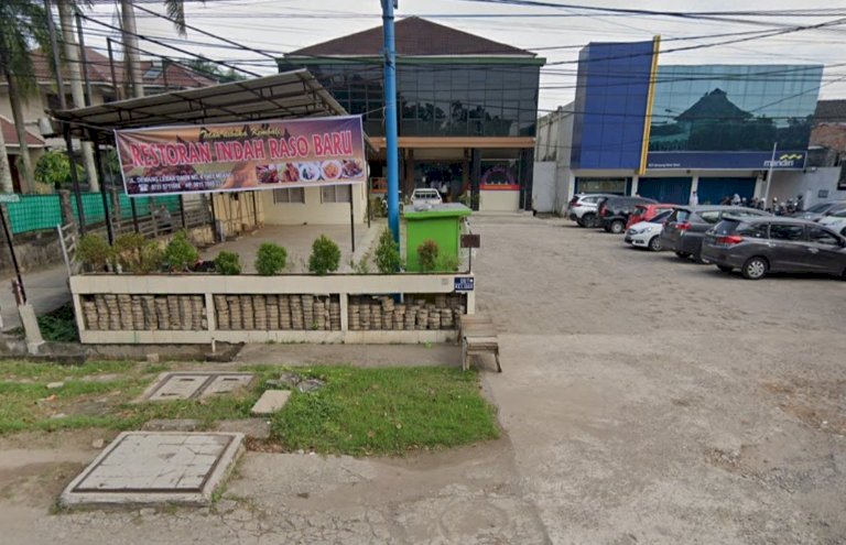 Properti di jalan utama Istana Gubernur SumSel