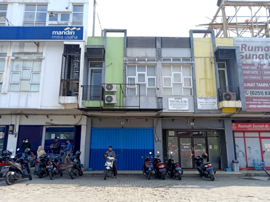 Ruko 2 tingkat cocok buat kantor dan usaha