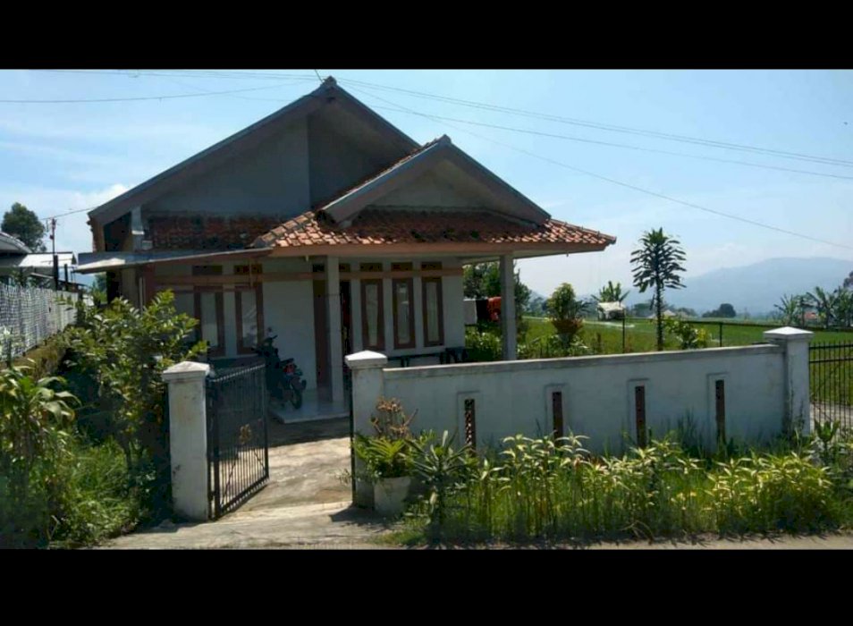Rumah Ciwidey Strategis Nyaman