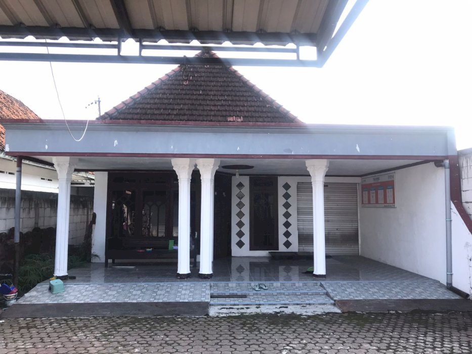 DIJUAL RUMAH DAN TOKO - SHM