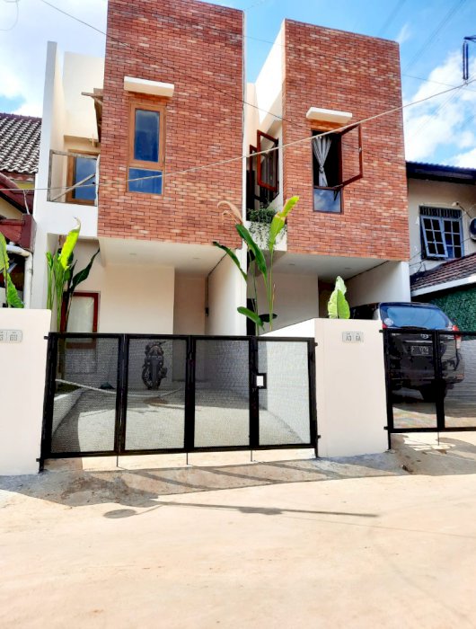 Dijual Rumah Bata Minimalis di Graha Cinere