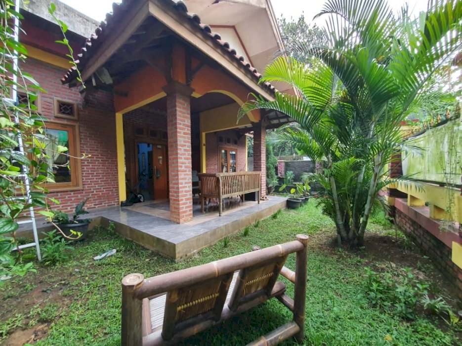 JUAL RUMAH BATA  ANTIK SEKALI