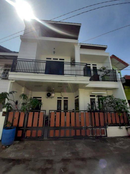 Rumah Mewah Di Bukit