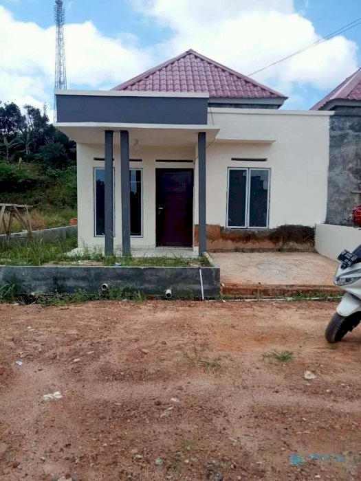 Dijual dibawah harga Developer. Harga Rp. 395,000,000.- ( nego habis )