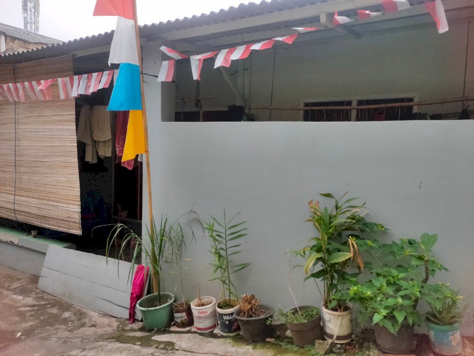 Di JUAL ( RUMAH MURAH )di daerah pondok aren . Bisa titip mobil .