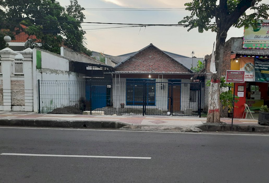 Rumah dijual jl raden  wijaya 18 kota mojokerto