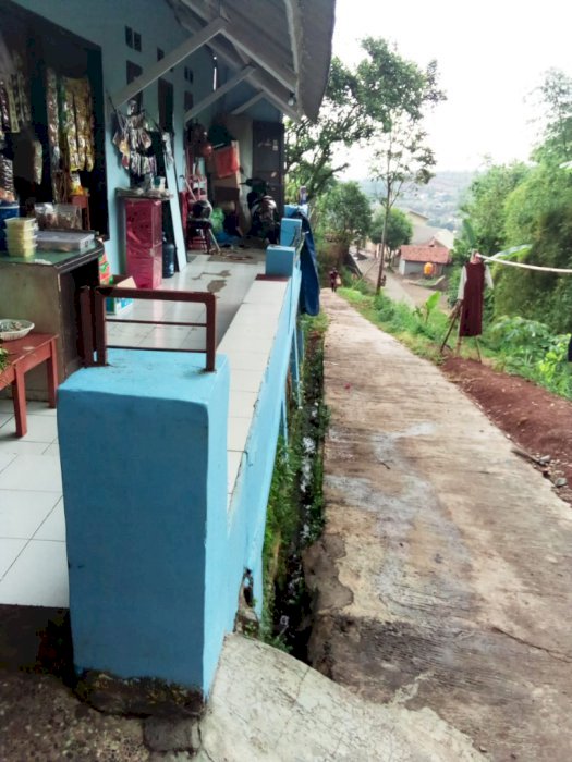 Jual rumah sindanglaya atas mekarmanik