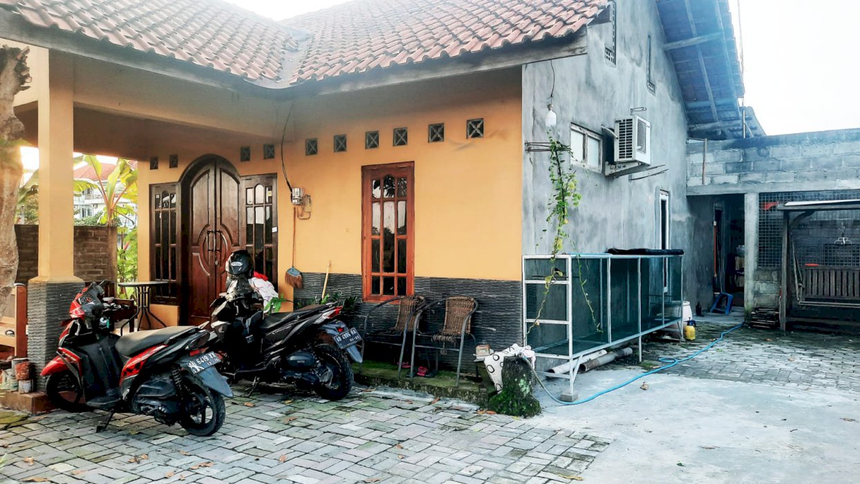 RUMAH MURAH HALAMAN LUAS DEKAT KAMPUS ISI