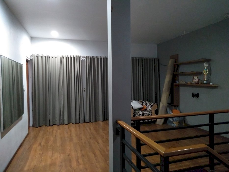 Rumah Second 2 lantai