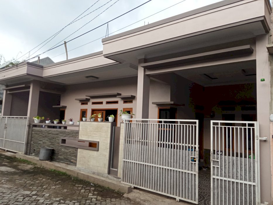Di juadl rumah perum baitul marhamah 4 Tasikmalaya