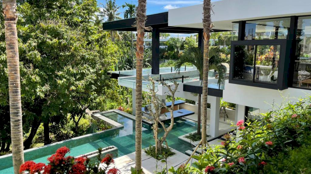 BRAND NEW MEDITERAN LUXURY VILLA