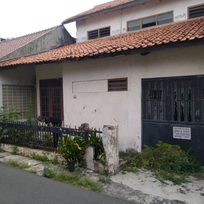 Rumah lama di pulo asem timur