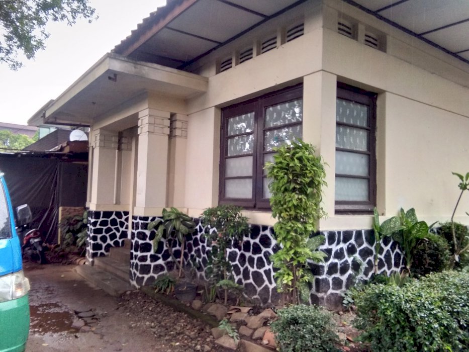 Rumah Belanda sayap jln pajajaran Bandung. Terawat baik, status SHM,