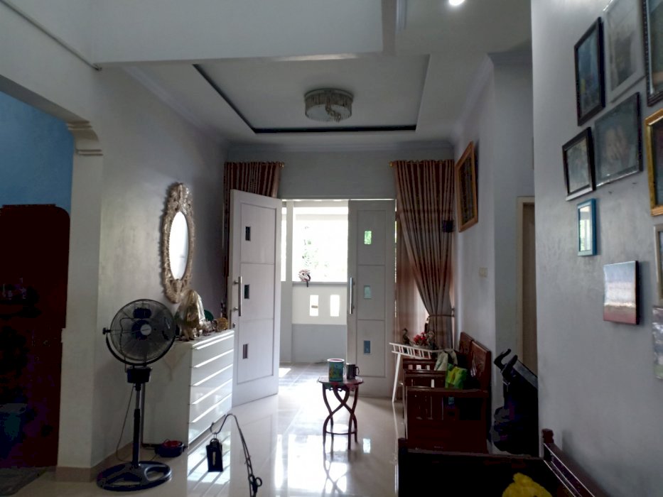 Rumah 2 Lantai Hook  di Sawangan Permai , Depok