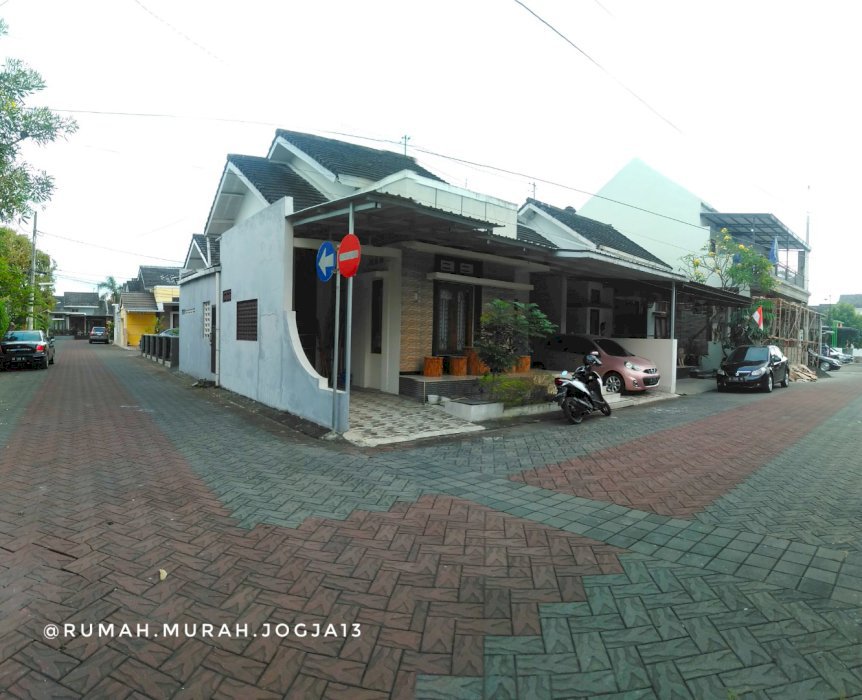 RUMAH DALAM PERUMAHAN ELIT TIMUR KAMPUR UMY