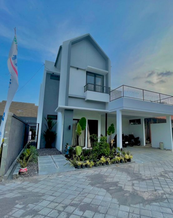 Rumah 2 lantai di maguwoharjo