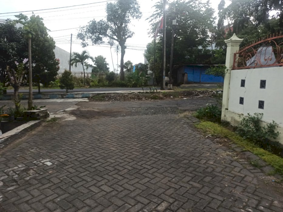 Rumah tidar Malang 0 km jalan raya