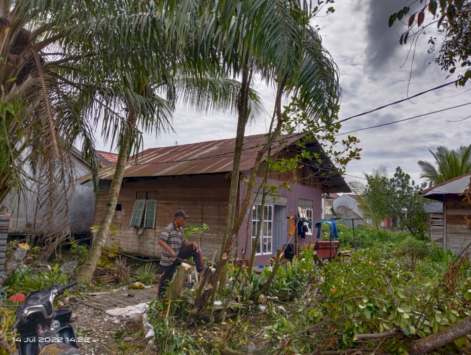 Dijual tanah beserta rumahnya