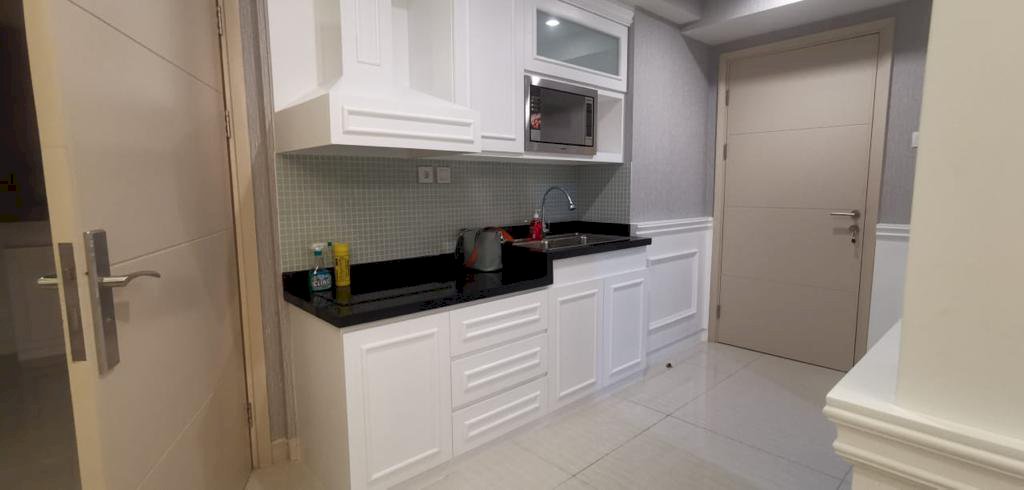 596-Disewakan Apartemen La Riz 3 BR Lt M1 Furnished